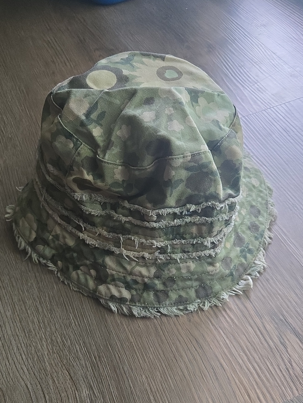 Vintage Y2k GAP Green Flower Camo Frayed-Trim Bucket Hat
